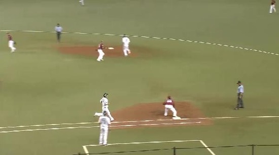 ６回裏４渡辺内野ゴロ１点 (2)