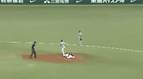 １回裏１森本２ベース (1)