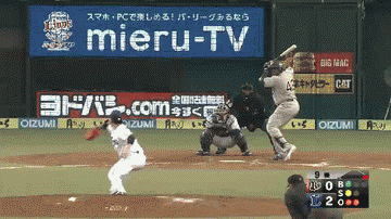 9回表3ブランコライトフライ (1)