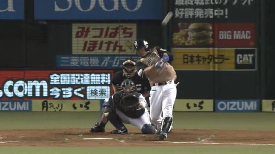4回表1小谷野HR (2)