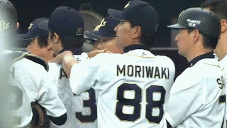 ６回表２安達ファインプレー (1)