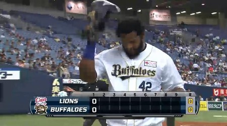 １回裏３ペーニャ三振 (2)