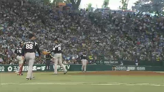 ７回裏２栗山タイムリー (3)