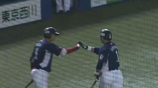 3回表6栗山犠牲フライ (4)