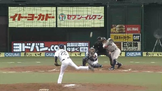 ５回表２バント２塁ヘルマンタイムリー (4)