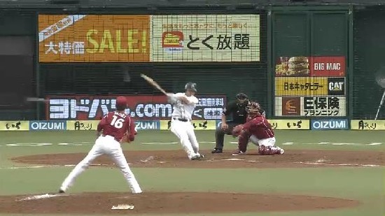 ５回裏１森２ベース (2)