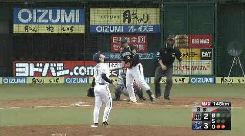 8回表1増田抑える