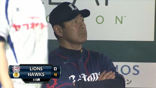 ８回裏３イデホ走者一掃３点タイムリー２ベース (2)