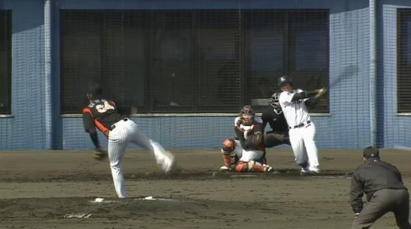 4回裏1木村エラーで出塁炭谷ヒット1塁2塁 (1)