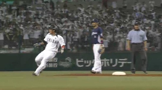 1回表１鈴木２ベース (2)