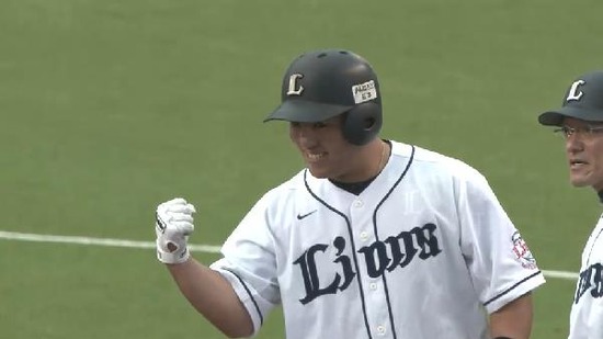 ５回裏３代打山川タイムリー (4)