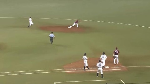 5回裏3渡辺併殺 (3)