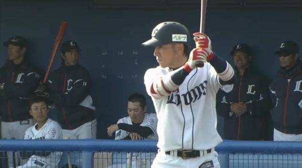 9回裏2駒月フォアボール1塁2塁木村昇吾タイムリー (1)