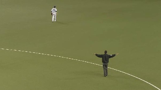 ８回裏３秋山ファインプレー？ (1)