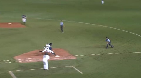 8回裏9福浦内野安打 (2)