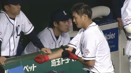 ２回裏２梅田満塁弾 (4)