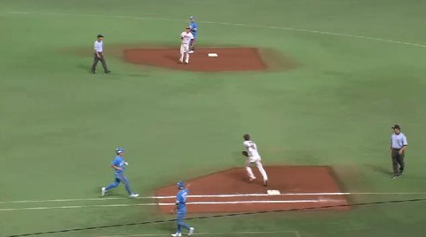 １０回表１秋山四球渡辺バント