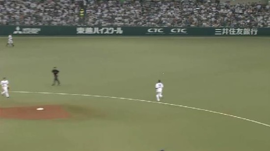 ８回表１田中浩康ヒット雄星降板１４０球 (3)