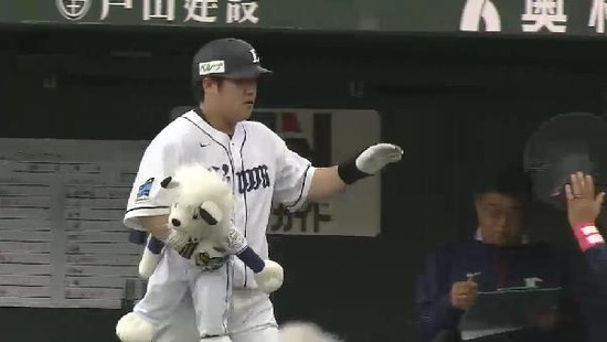 ６回裏２おかわり２ラン (3)