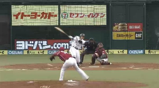 ５回裏１秋山栗山連打１アウト１塁２塁 (3)