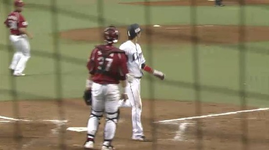 ７回裏４浅村２点タイムリー２ベース (2)