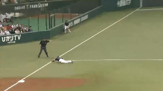 1回裏2メヒアサードゴロ川端好守全力疾走 (2)