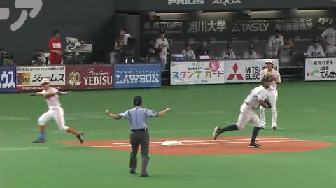 1回裏2中島バントヒット1塁3塁