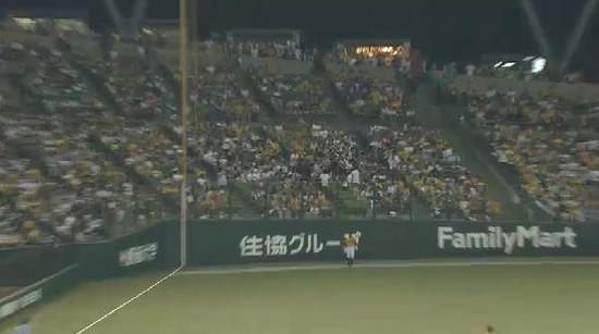 ４回表１レアードHR (5)