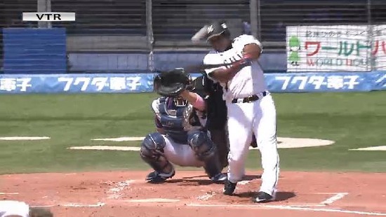 1回裏６デスパイネHR (1)