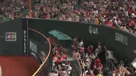 ５回裏１川島HR (1)