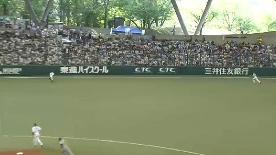 7回表5竹原2点タイムリー2ベース (4)