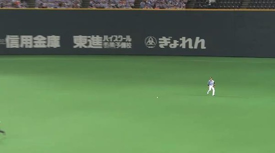 ７回表１秋山マルチ安打 (2)