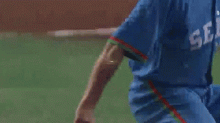 ７回裏３明石三振 (1)