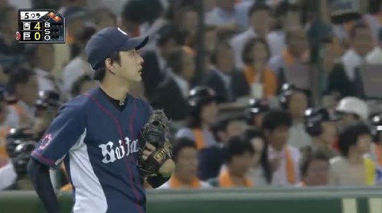 ５回裏２アンダーソンヒット０アウト１塁２塁 (3)