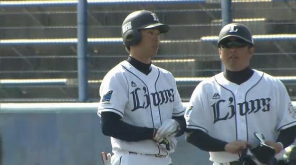 4回裏4秋山タイムリー (2)