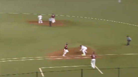 ６回表２バント１アウト２塁３塁