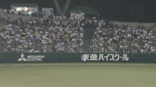 ９回表７清田レフトの大きな当たり斉藤ファインプレー (2)