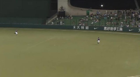 １１回表３安達２点タイムリー３ベース (3)