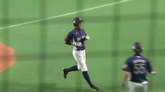 ８回表２熊代サードゴロエラー２点 (3)