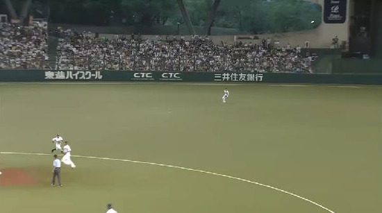 １回表５クルーズ２点タイムリー (3)