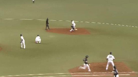 ７回表３長谷川投手ゴロ1点 (1)