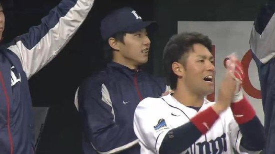 ７回裏２秋山タイムリー (2)