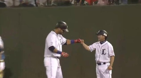 ４回裏１おかわりメヒア連続ヒット (2)