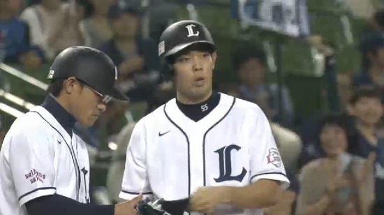 2回裏2秋山タイムリー2ベース (2)