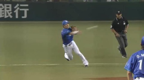 5回裏1山崎ナイスプレー