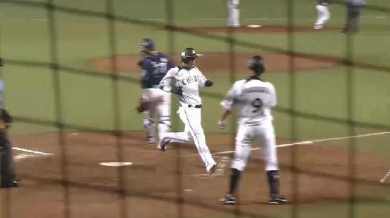 ３回表４今江２点タイムリー (4)