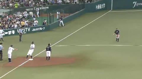 ７回裏３森本２ベース (2)