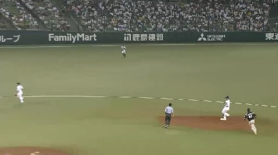 ９回表２角中クルーズ連打 (2)