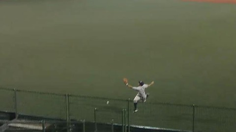 5回裏6銀次2点タイムリー3ベース (4)