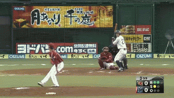 ３回裏１炭谷HRビデオ判定 (1)